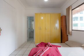 Apartamento com Varanda Churrasqueira e Vista Mar