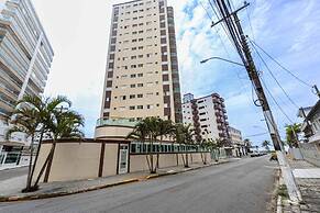 Apto com Varanda e Churrasqueira a 100m da Orla