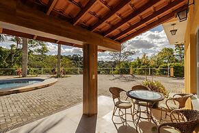 Casa de Campo com Vista Piscina e rea Gourmet