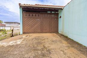 Casa com Piscina e Garagem a 550m da Praia