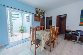 Casa com Piscina e Garagem a 550m da Praia