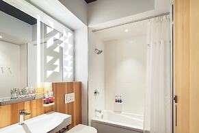 Alt Hotel Ottawa Airport