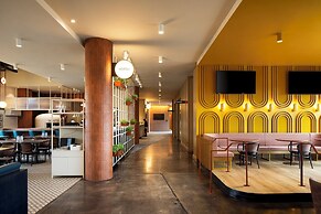 Alt Hotel Ottawa Airport