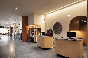 Alt Hotel Ottawa Airport