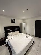 Peravi Suites at the Signature