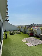 Peravi Suites at the Signature