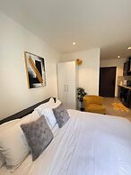 Peravi Suites at the Signature