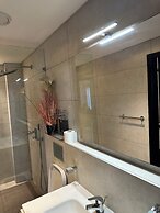 Peravi Suites at the Signature