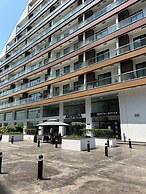 Peravi Suites at the Signature