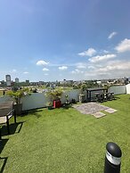 Peravi Suites at the Signature
