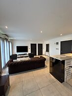 Peravi Suites at the Signature