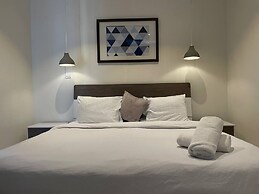 Peravi Suites at the Signature