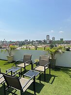 Peravi Suites at the Signature
