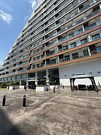 Peravi Suites at the Signature
