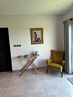 Peravi Suites at the Signature