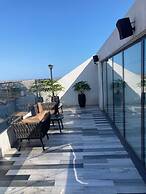 Peravi Suites at the Signature