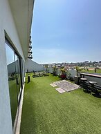Peravi Suites at the Signature