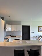 Peravi Suites at the Signature