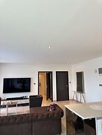 Peravi Suites at the Signature