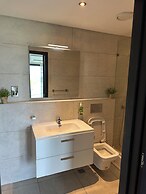 Peravi Suites at the Signature