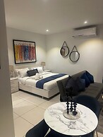Peravi Suites at the Signature