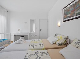 Apartments Villa Salvia Adriatica Grebaštica