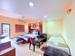 Hotel Park Prime with Swimming Pool