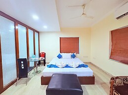 Hotel Park Prime with Swimming Pool