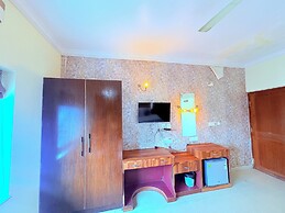 Hotel Park Prime with Swimming Pool