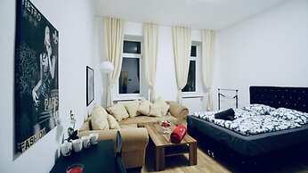 Cozy 2BR Apartment Near Augarten