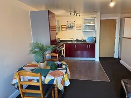 Newly Decorated Studio Apartment -city Centre- Sleeps 2
