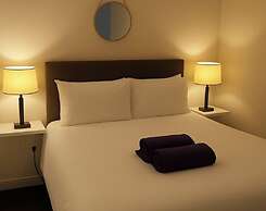 Newly Decorated Studio Apartment -city Centre- Sleeps 2