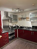 Newly Decorated Studio Apartment -city Centre- Sleeps 2