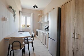 Citylight Apartment by Corfuescapes