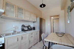 Citylight Apartment by Corfuescapes