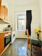 Cozy 1BR Apartment Near Danube River