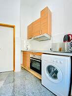 Cozy 1BR Apartment Near Danube River