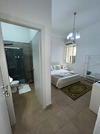 WHITEHOUSE LECCE
