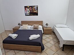 WHITEHOUSE LECCE
