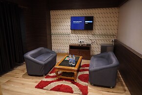 Royal Chetan Inn