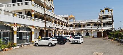 Hotel Karishma Palace Badnawar