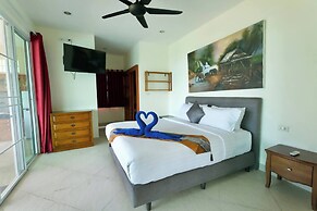 Luxury Seaview Villa, Infinity Pool, Sunset