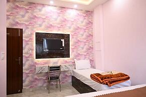 Trinetra Homestay