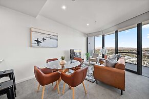 Apartment With Gym and Indoor Pool Access