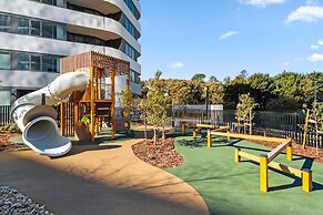 Apartment With Gym and Indoor Pool Access