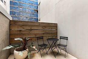 Comfy Urban Escape With Outdoor Space