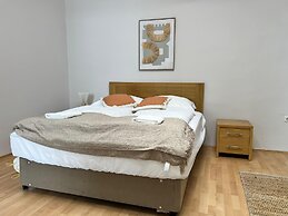 Lovely Studio for 4 with Garden