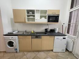 Cozy Studio Apt Near Rathausplatz