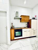 Comfortable 3BR Stay Kaufpark Area