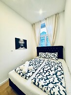Comfortable 3BR Stay Kaufpark Area